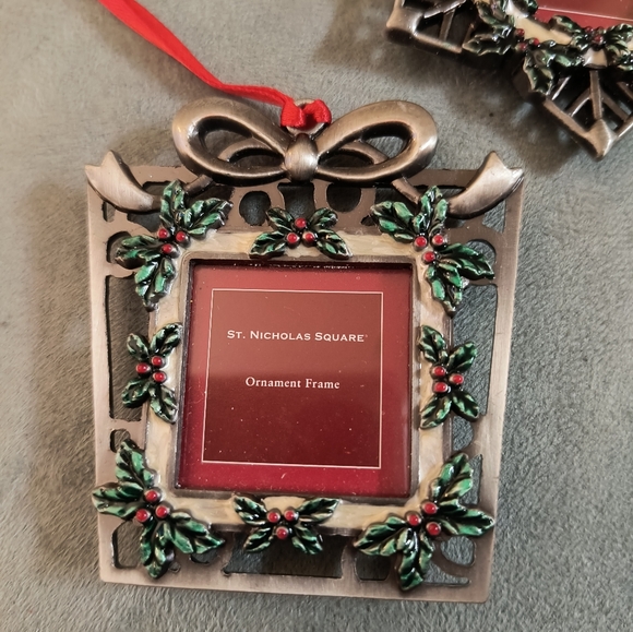 St. Nicholas Square ornament frames metal Holly berry - Picture 2 of 4